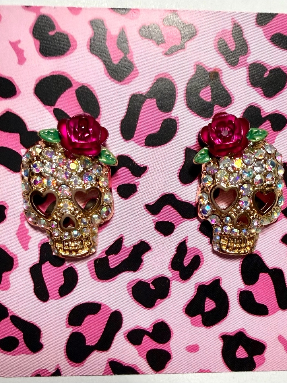 Rhinestone Skull Stud Earrings w/ Pink Rose, Betsy Johnson inspo. Goth Punk Alt🖤